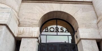 Borsa: Milano debole con incertezze di Wall street, male Stm