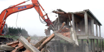 Condono edilizio come quello di Berlusconi del 2003 nel Milleproroghe, la mossa del Governo