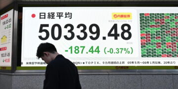 Borsa: Tokyo, apertura in ribasso (-0,94%)