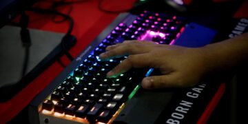 Il 93% degli italiani preoccupato dall’uso improprio dell’IA