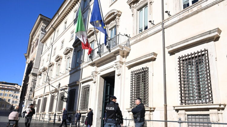 Scudo per agenti, fermo preventivo e zone rosse: quali sono le norme sulla sicurezza allo studio