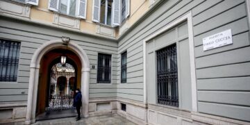 Mps delibera la fusione e il delisting di Mediobanca