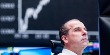 Spread Btp-Bund in calo a 62 punti, si alzano i rendimenti in vista delle aste