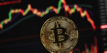 Bitcoin affonda dopo nomina di Warsh, da ‘oro digitale’ a nuovo rischio