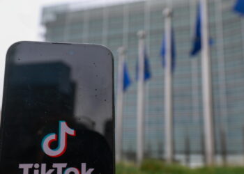 L’Ue: ‘TikTok viola le regole digitali, il design crea dipendenza’