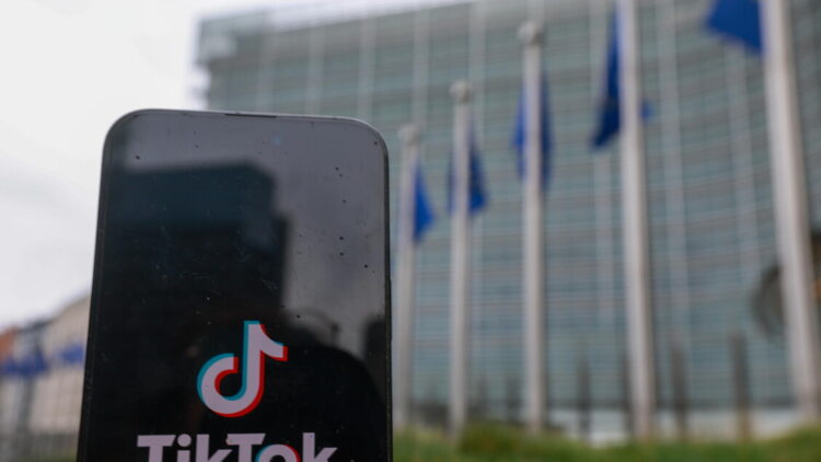 L’Ue: ‘TikTok viola le regole digitali, il design crea dipendenza’