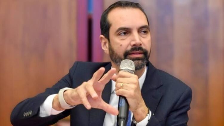 Si dimette il sindaco a Messina, al voto anticipato di un anno