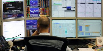 Lo spread tra Btp e Bund chiude poco mosso a 60,8 punti