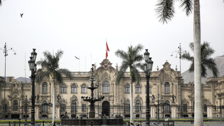 Perù, ballottaggio in Parlamento per la presidenza ad interim