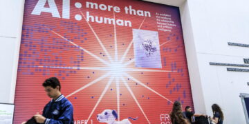 Illusione di sapere dell’IA, ‘pericolo per stampa e democrazia’