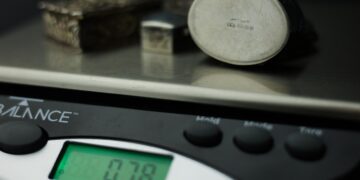 Record per i “compro oro”, +21,6% di gioielli venduti: come evitare truffe