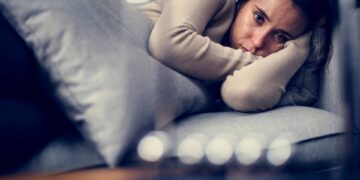 Il dolore cronico è rosa, ecco perché dura di più nelle donne