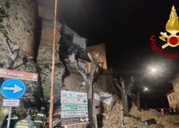 Crollata una porzione delle mura del castello di Fabro