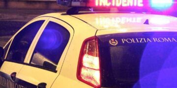 Roma, incidente tra auto e mezzo Ama: morta una donna