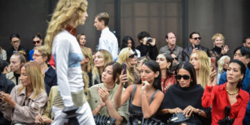 Scendono i ricavi di Ferragamo a 977 milioni nel 2025