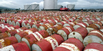 Il petrolio risale a New York del 9,67%, chiude a 95,69 dollari