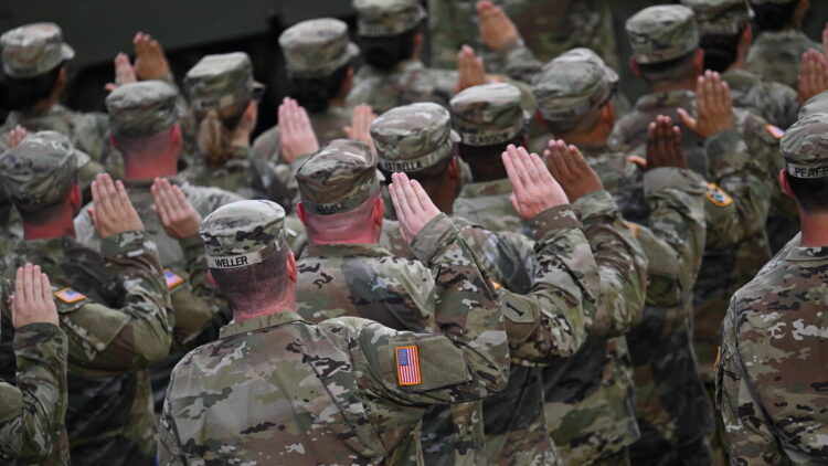 Wsj: ‘Usa verso i 17.000 soldati in Medio Oriente, pronti per l’Iran’