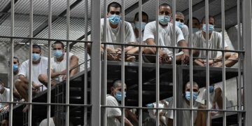 El Salvador approva l’ergastolo per i reati più gravi