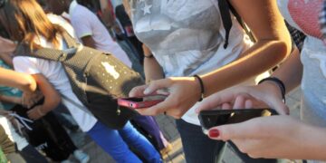 Poco rappresentati e ‘social first’, il rapporto tra giovani e notizie