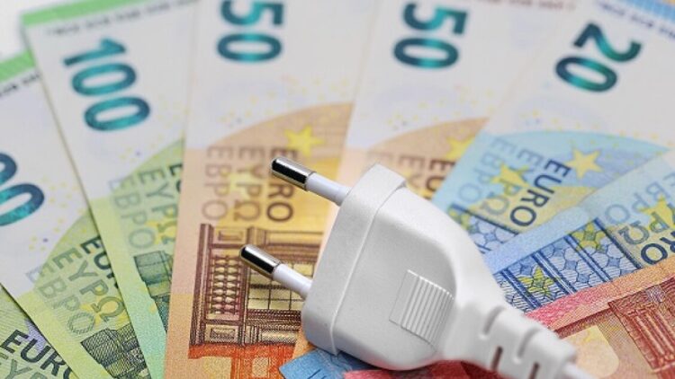 Pressing sul governo per i rincari, al lavoro sulle misure