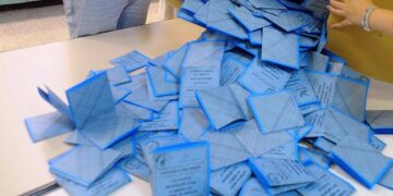 Sondaggio politico, Fratelli d’Italia stabile e Pd cala. M5S cresce