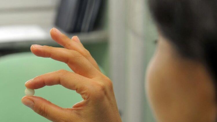 Gli aborti farmacologici salgono al 60%, in lieve calo i medici obiettori