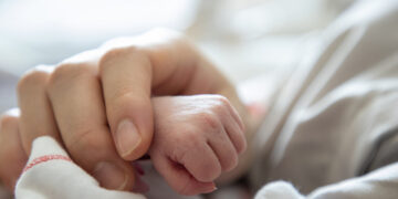 Il sonno sicuro protegge lo sviluppo del neonato e protegge da morti improvvise