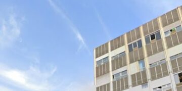 Una cura per la bimba che non poteva aprire gli occhi senza dolore