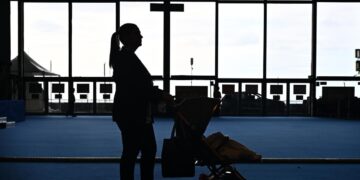 Eurostat, le mamme italiane restano le più anziane in Ue con primo figlio a 31,9 anni