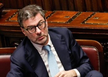 Pressione fiscale in Italia al 43,1%, nel mentre il Pil è fermo: i dati