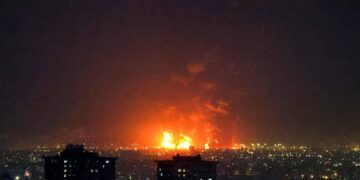 Iran attacca ancora Paesi arabi. Israele colpisce il petrolio, Trump apre all’invasione