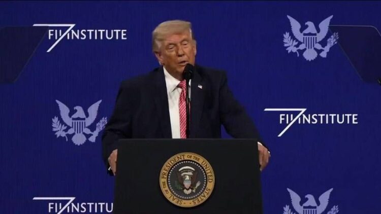 Trump: “L’Iran deve aprire lo Stretto di… Trump”